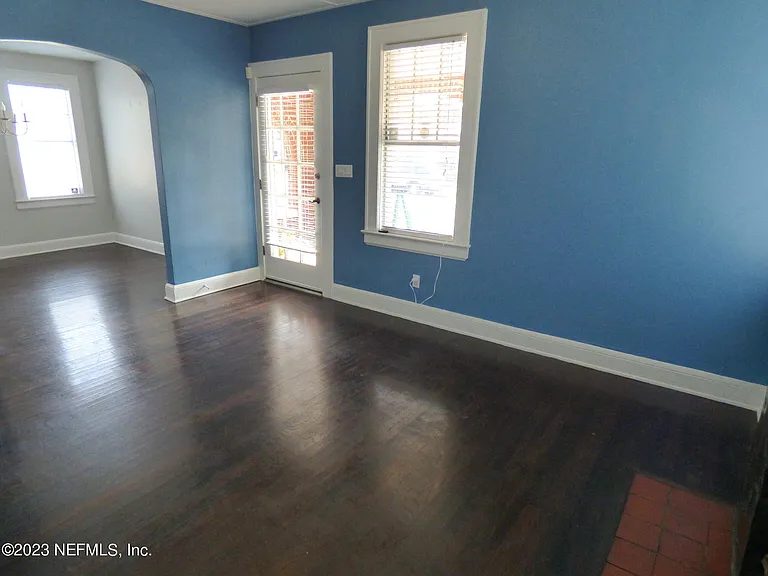 2671 College St — Photo 11