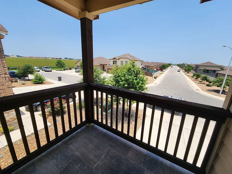 319 Creekside Curv — Photo 15