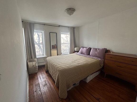 5th image of 15 Willoughby Ave Floor 3