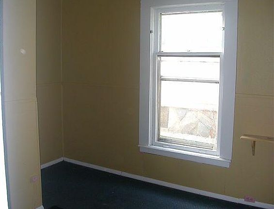 4th image of 46 Fuller Ave SE