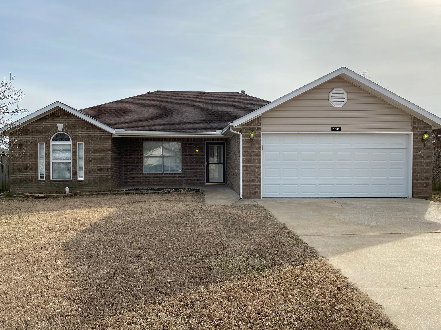 3 bed, 1459 sqft, $1,600 — Photo 1