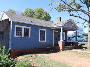 118 7th St SW, Hickory, NC 28602