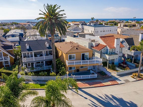 2nd image of 1633 E Balboa Blvd #C