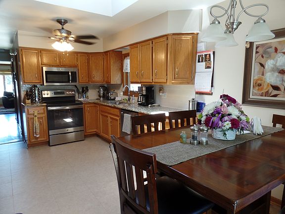 5th image of 9713 S Massasoit Ave