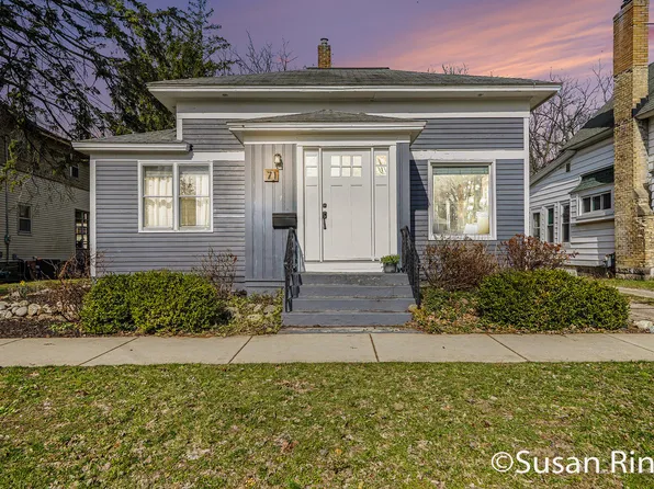 71 Eastmanville St, Coopersville, MI 49404