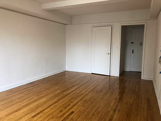 Rented by Compass | media 18