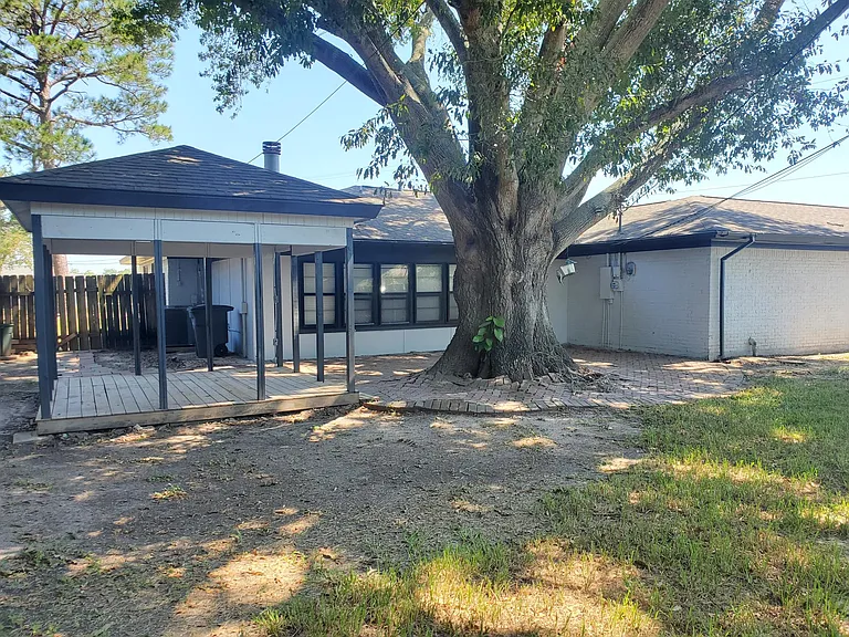 101 Lindsey Ave — Photo 25