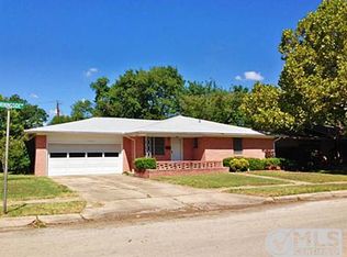 1601 Morningside Dr, Gainesville, TX 76240