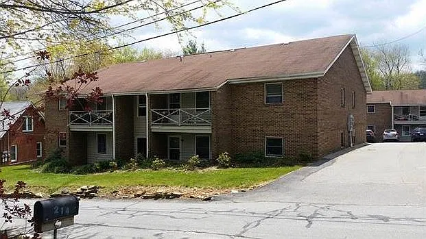 Green Oaks — Photo 1