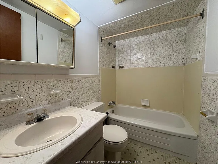 3044 Sandwich St #203 — Photo 9