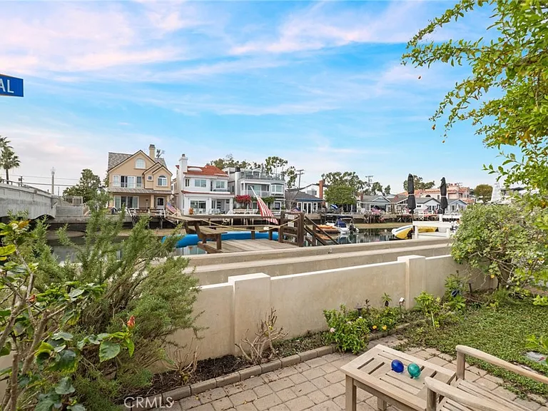 200 Grand Canal — Photo 11