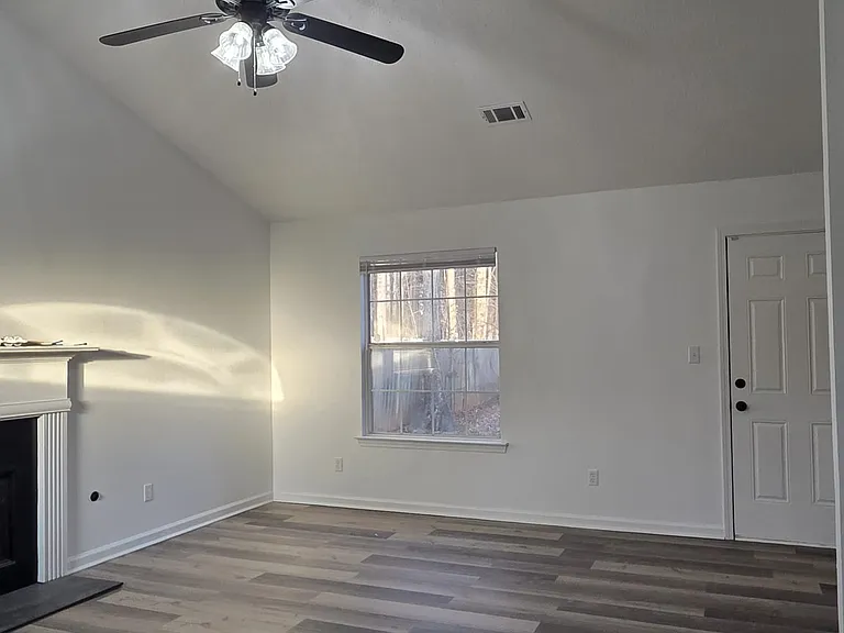 629 Fieldcrest Dr — Photo 12