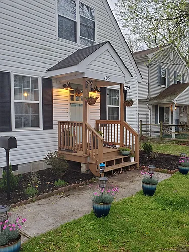 105 Downes St Photo 1