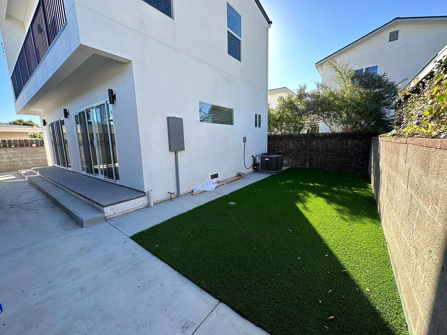 4 bed, 1200 sqft, $6,000 — Photo 2