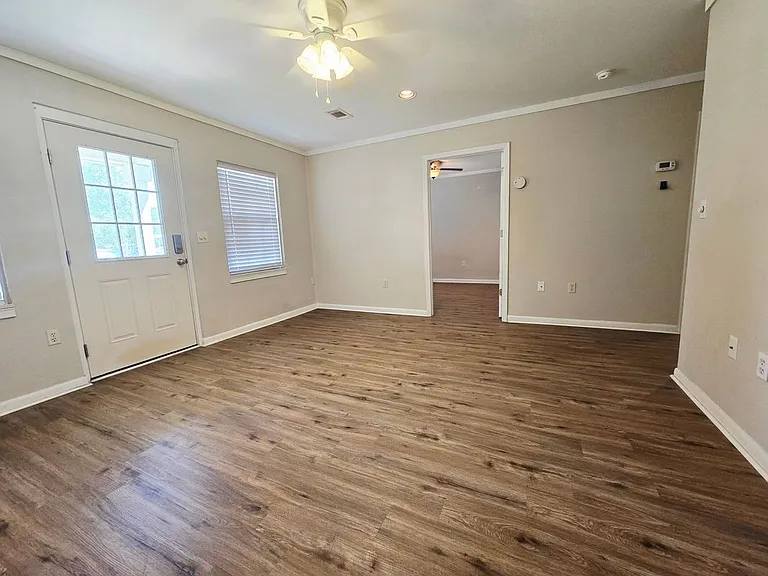 341 Selma St — Photo 3
