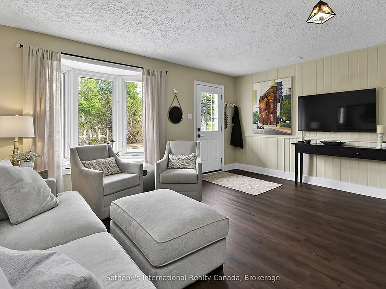 139 Lakeshore Rd E #10 — Photo 3