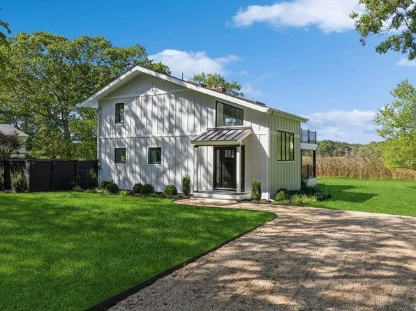 21 Old Main Road, Quogue, NY 11959