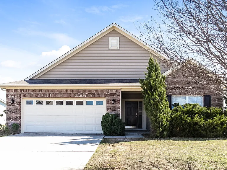 8267 Templederry Dr — Photo 1