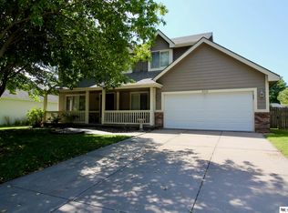 2001 Dana Ln, Papillion, NE 68133