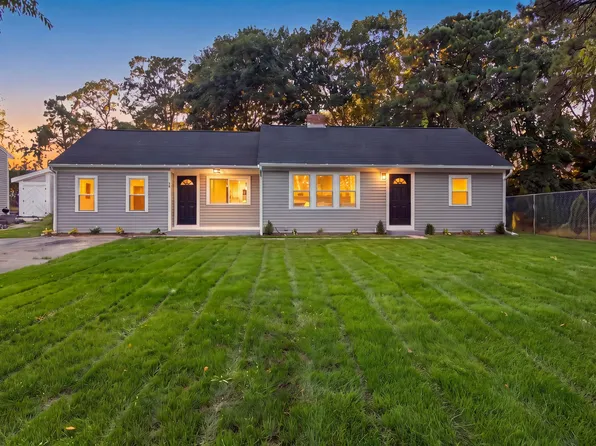 43 Quaker Road, Hyannis, MA 02601