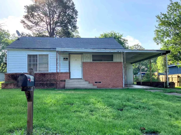 109 S Church Ave, Mount Pleasant, TX 75455