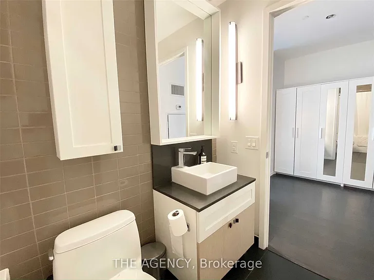783 Bathurst St #718 — Photo 14