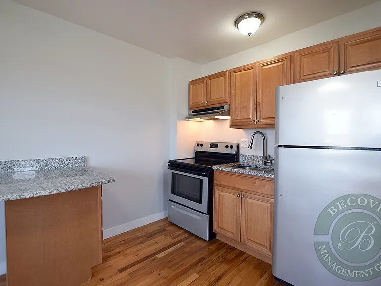 The Greenview — Photo 90