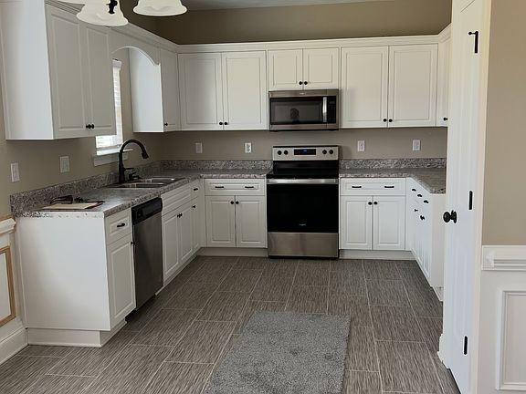 3rd image of 606 Pine St