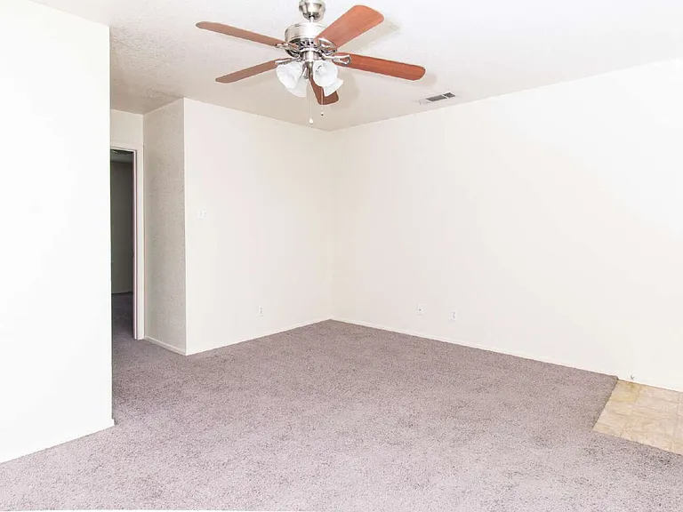 2014 Cedarhill Dr #C — Photo 4