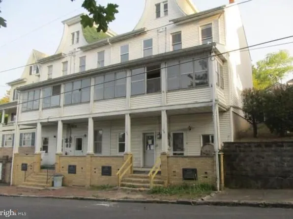 1328-1330 Pulaski St, Coal Township, PA 17866