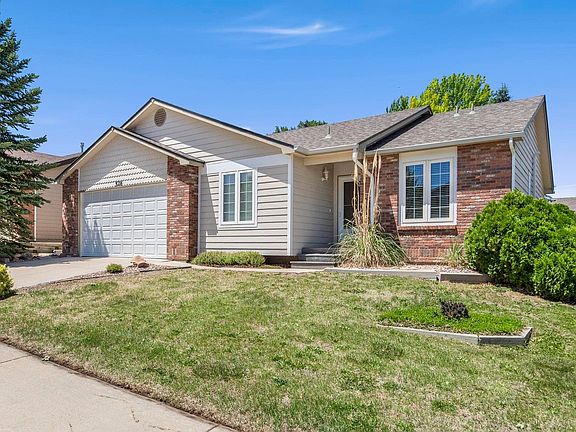 2nd image of 526 Dunraven Dr