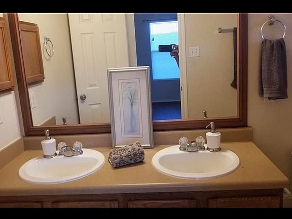 5th image of 5708 Colinton Ave