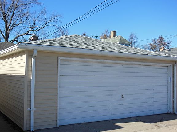 3rd image of 3723 S 52nd Ct