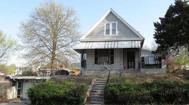 1st image of 2217 Sylvanie St