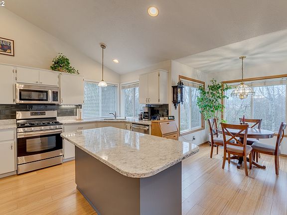 2nd image of 10119 NE 82nd Ave