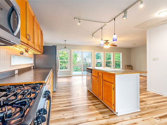 4th image of 8192 Skeena Way