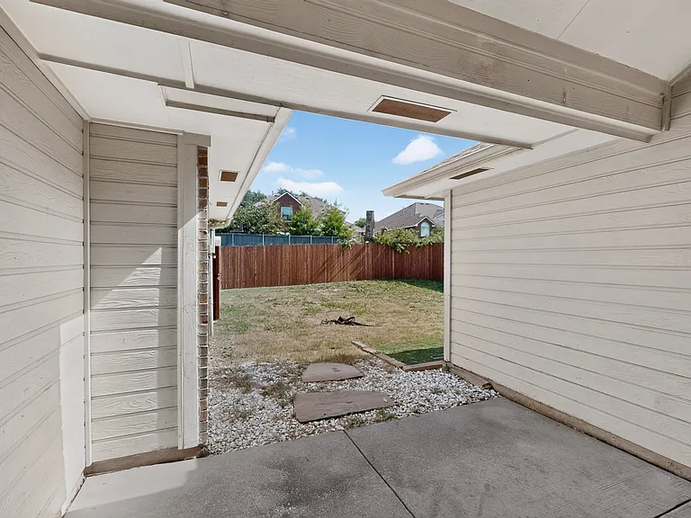 1426 Mapleview Dr — Photo 35