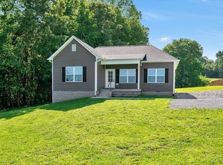 1226 Columbia Rd, Charlotte, TN 37036