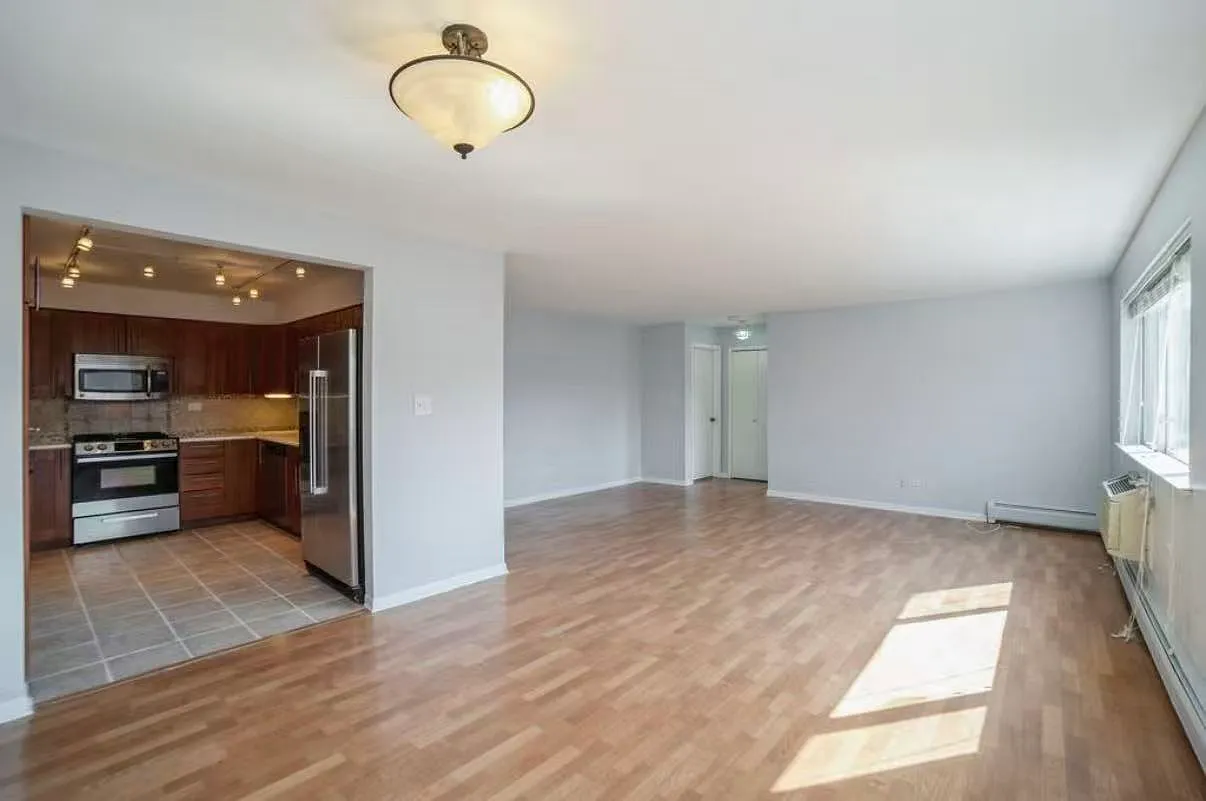 2 bed, 1200 sqft, $2,450 — Photo 3