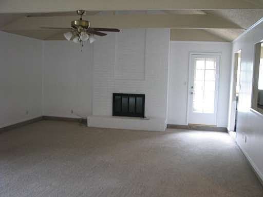 3rd image of 701 Robinhood Ln