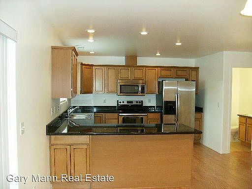 3rd image of 103 E Mizzou Ct