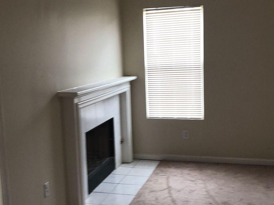 2nd image of 2326 Sandhill Pl SW