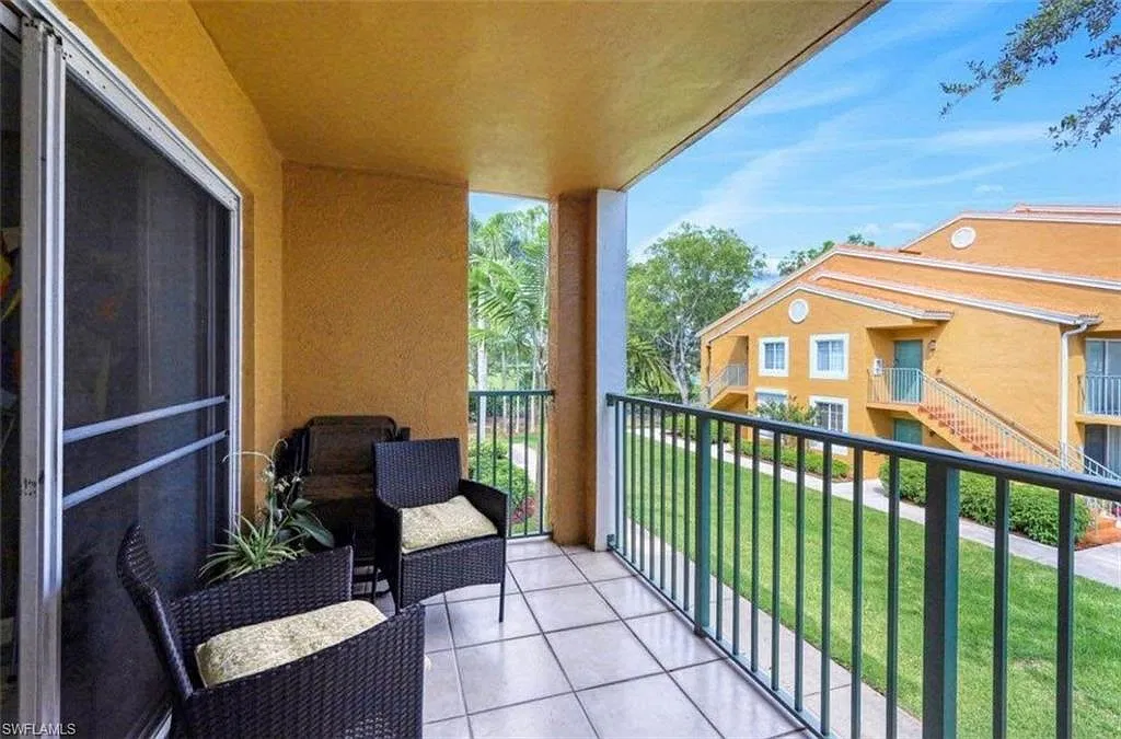1160 Wildwood Lakes Blvd — Photo 2