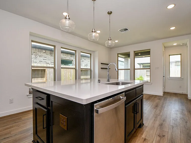 943 Malibu Shore Ln — Photo 16