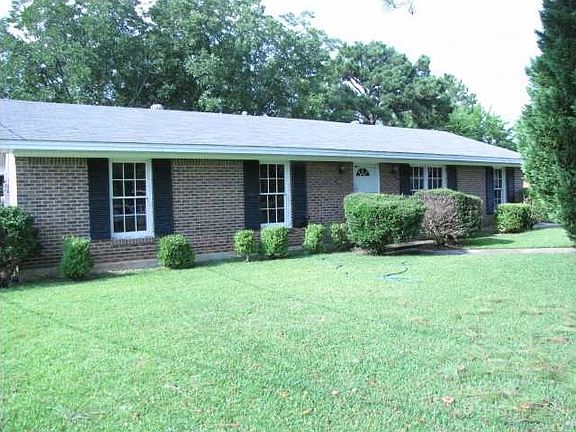 2nd image of 2733 N Wallace Dr