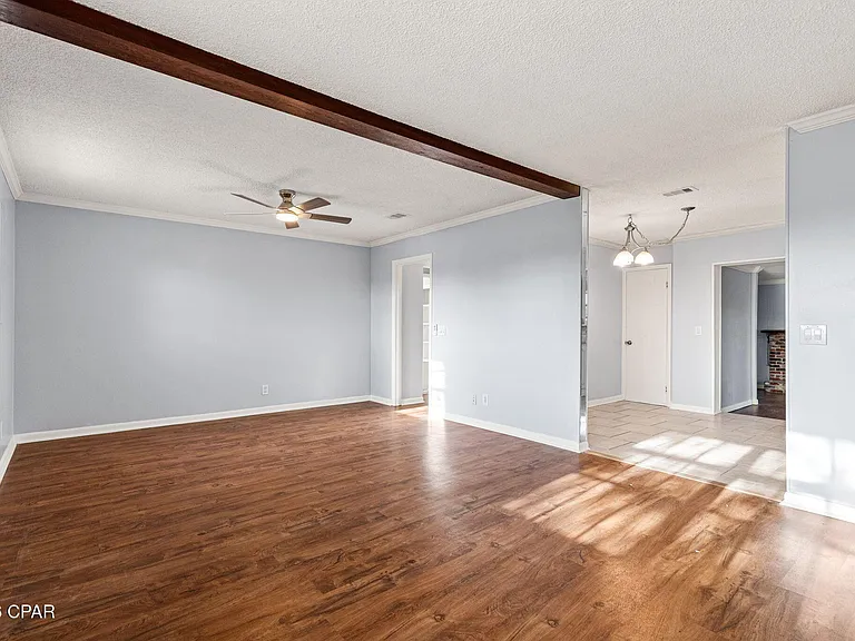106 Moody Dr — Photo 4