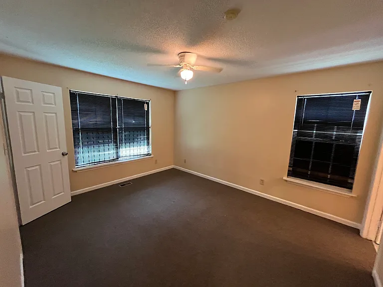 1864 Cedar Ave — Photo 10