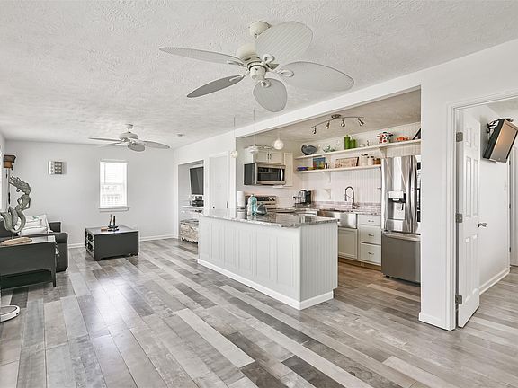 2nd image of 4127 San Jacinto Dr