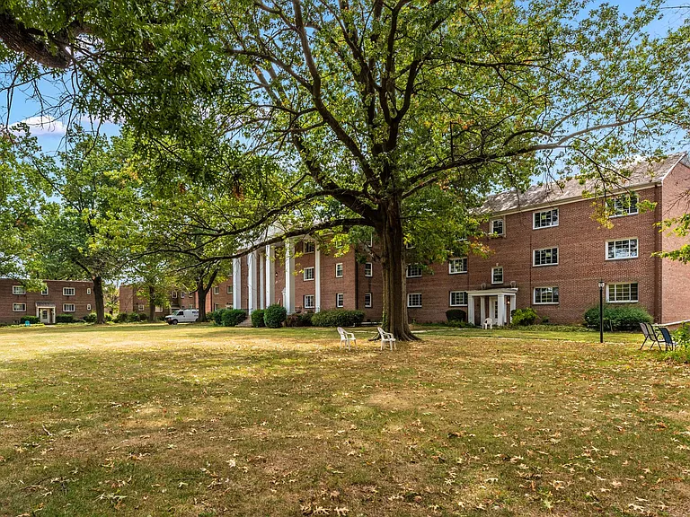 Parkview — Photo 41