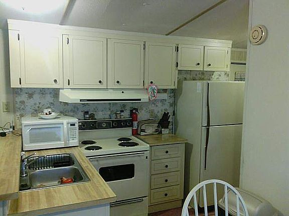 2nd image of 23 Lakeview Dr